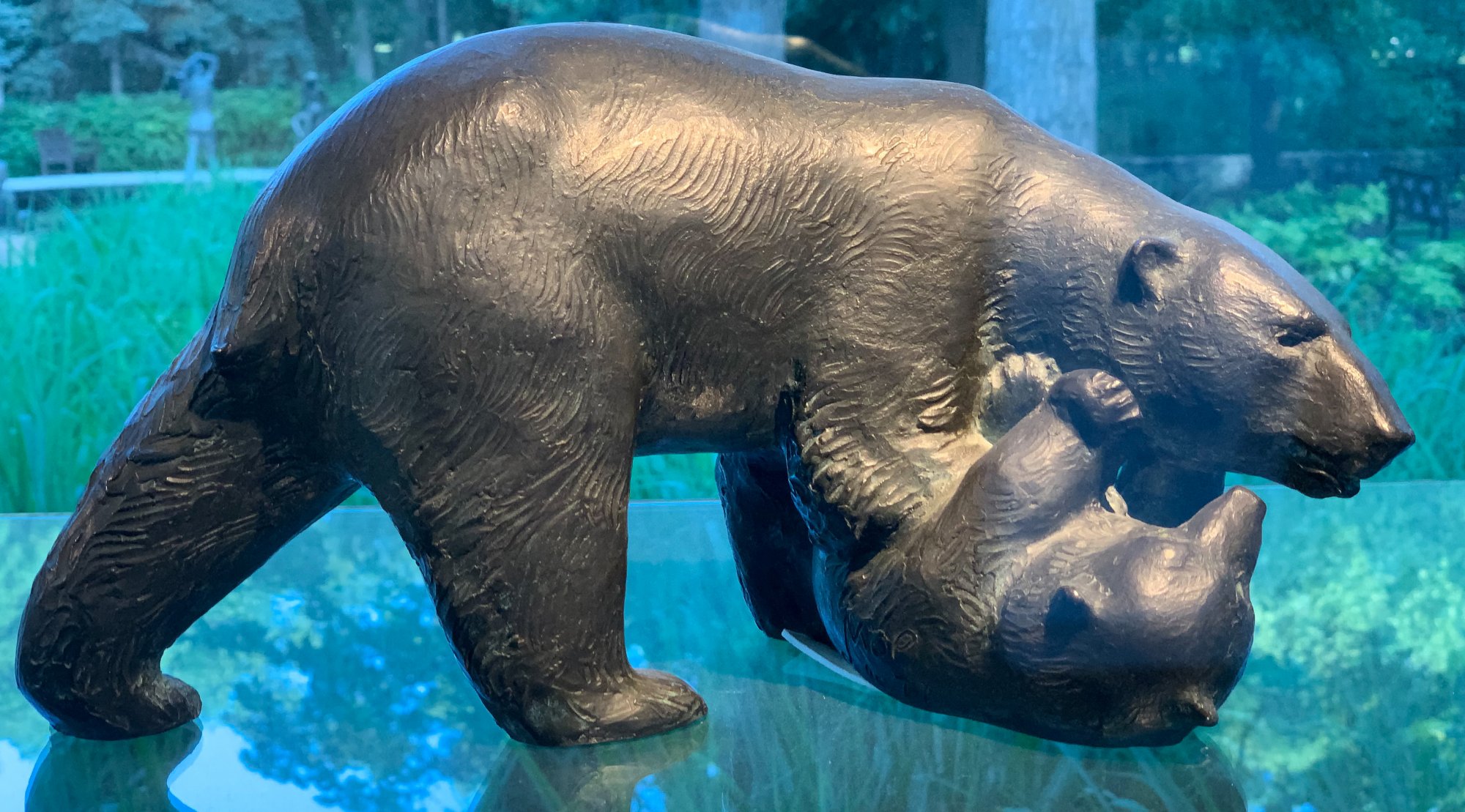 A desktop-sized model of a polar bear and cub.